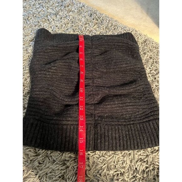 Lululemon Movement Neckwarmer
Heathered Black   - Picture 8 of 12
